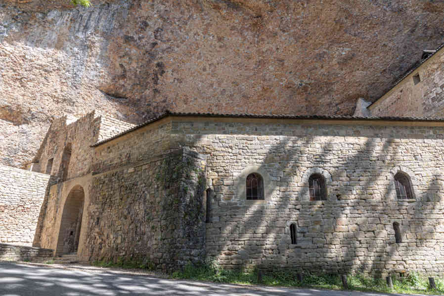 Huesca - real monasterio de San Juan de la Peña 03 .jpg